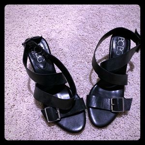 BCBG sz 8 black leather ankle strap heels